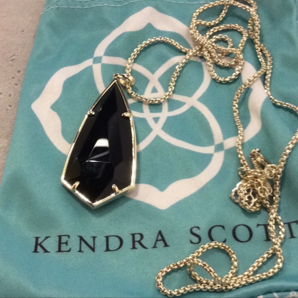 Kendra Scott Necklace. Never worn!